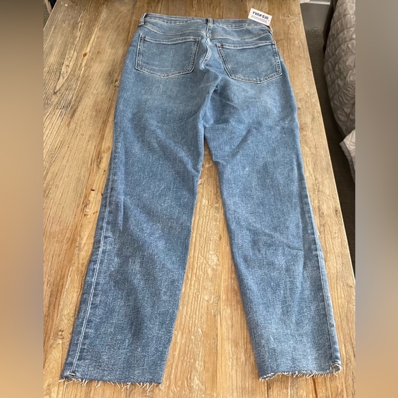 Old Navy Straight leg High Rise Jeans NEVER WORN - Picture 2 of 6